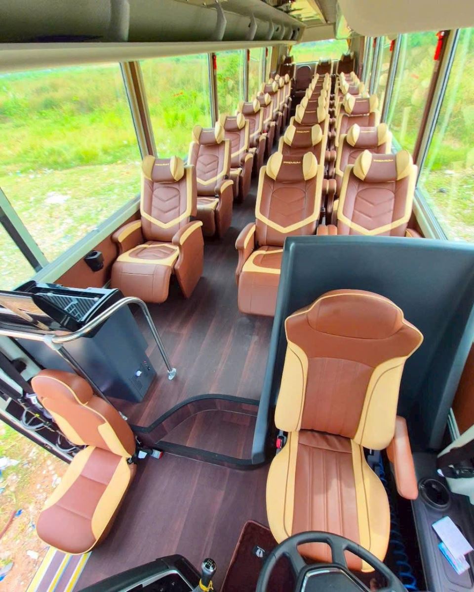 thuê xe limousine 18 chỗ